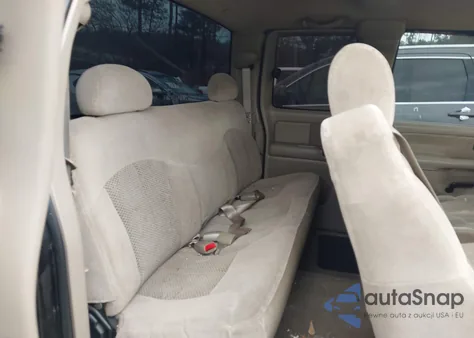 2002 Chevrolet Silverado 1500 Ls z USA, uszkodzony, nr VIN 2GCEC19T821408642